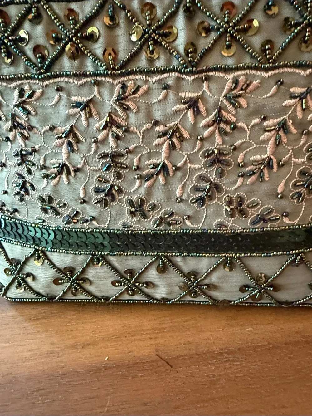 NWOT - Beautiful Embellished Beaded Green and Ivory Sequined Tote